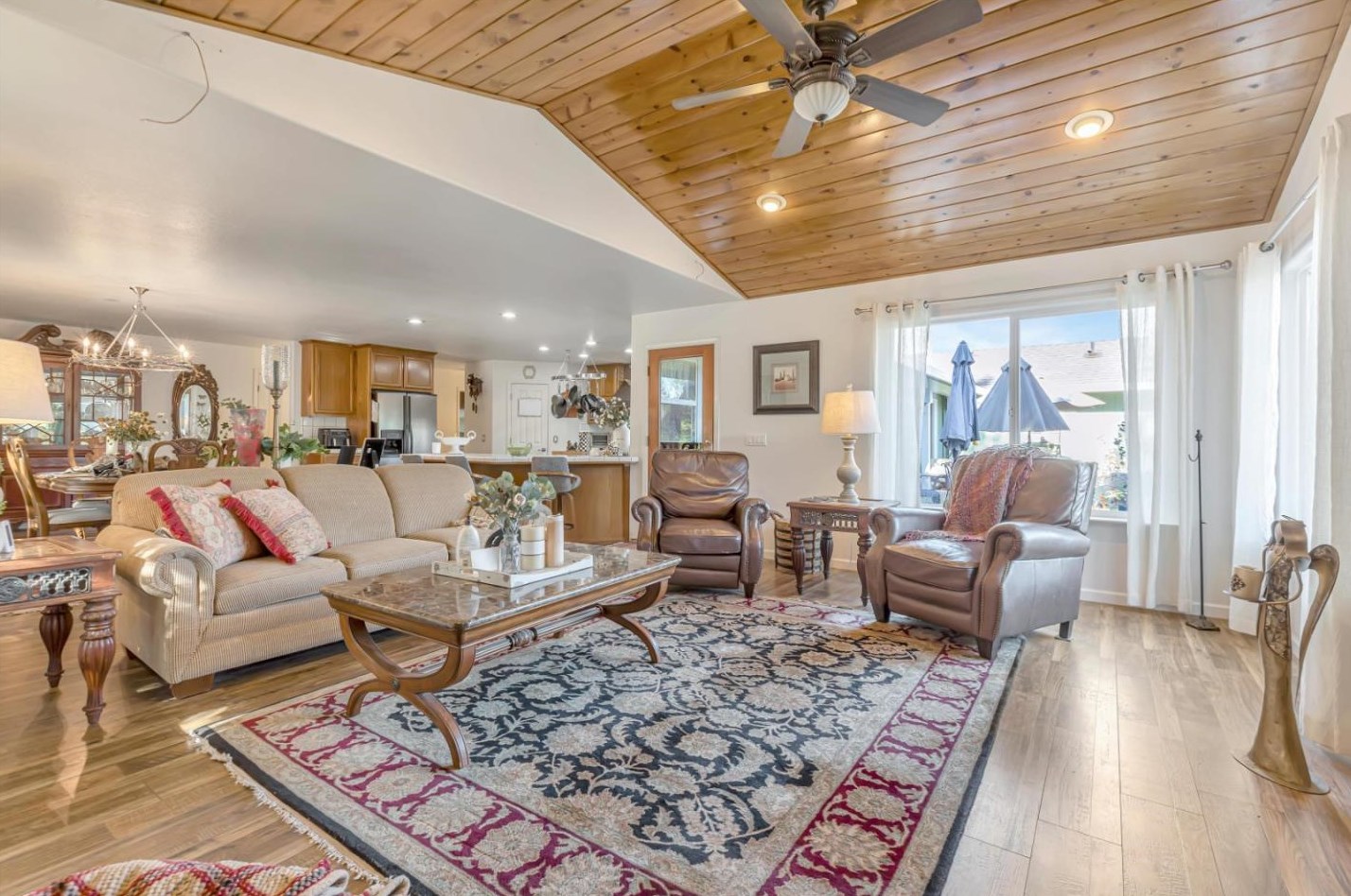 233 Menzel Rd, Hollister CA  95023-9745 exterior