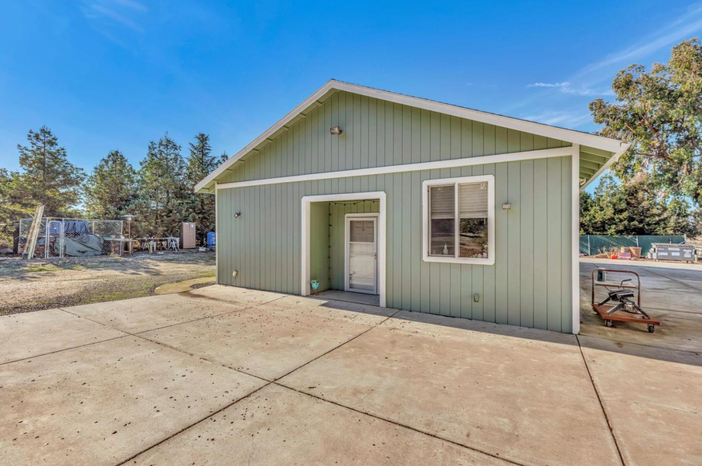 233 Menzel Rd, Hollister CA  95023-9745 exterior