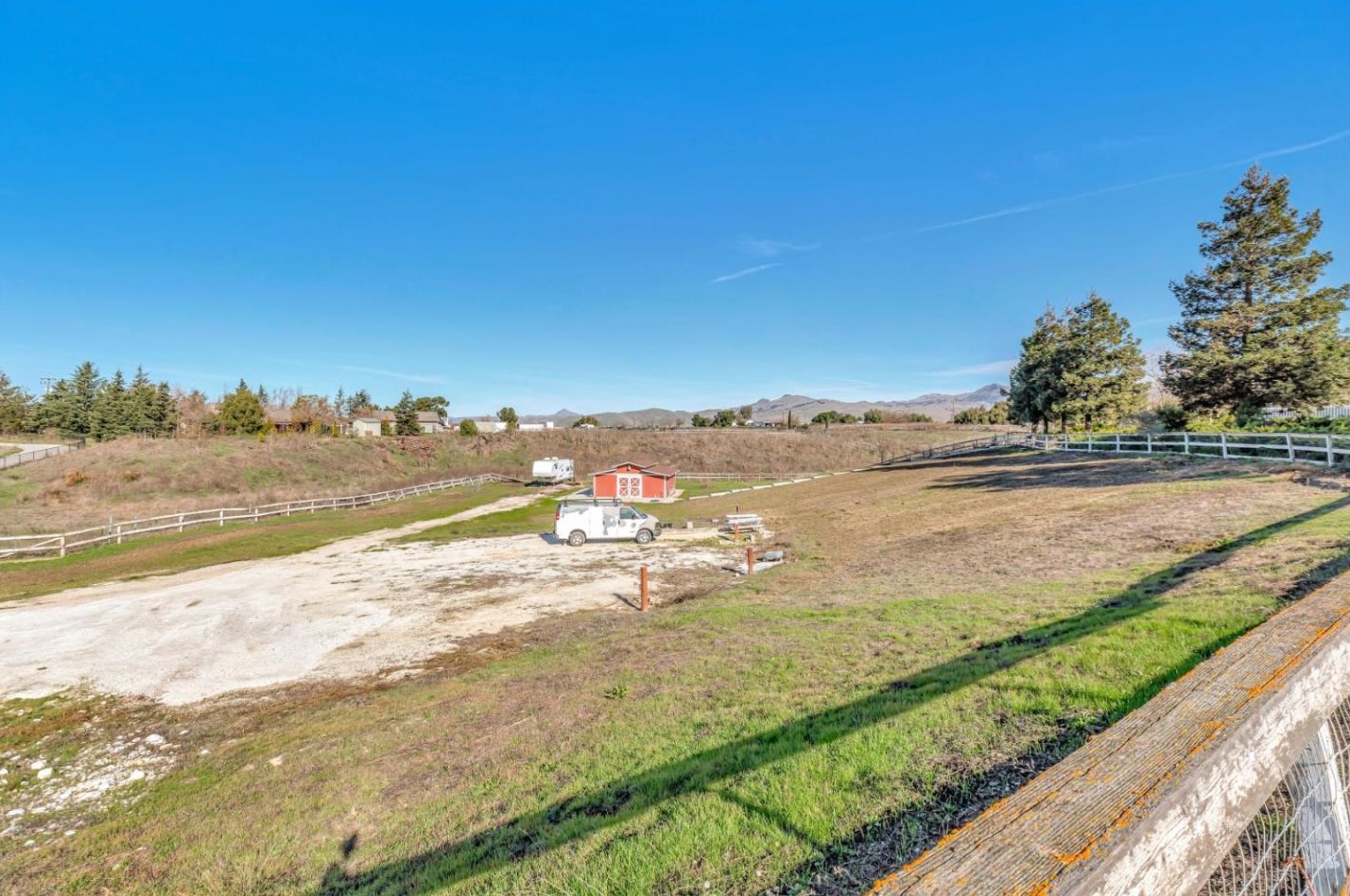 233 Menzel Rd, Hollister CA  95023-9745 exterior