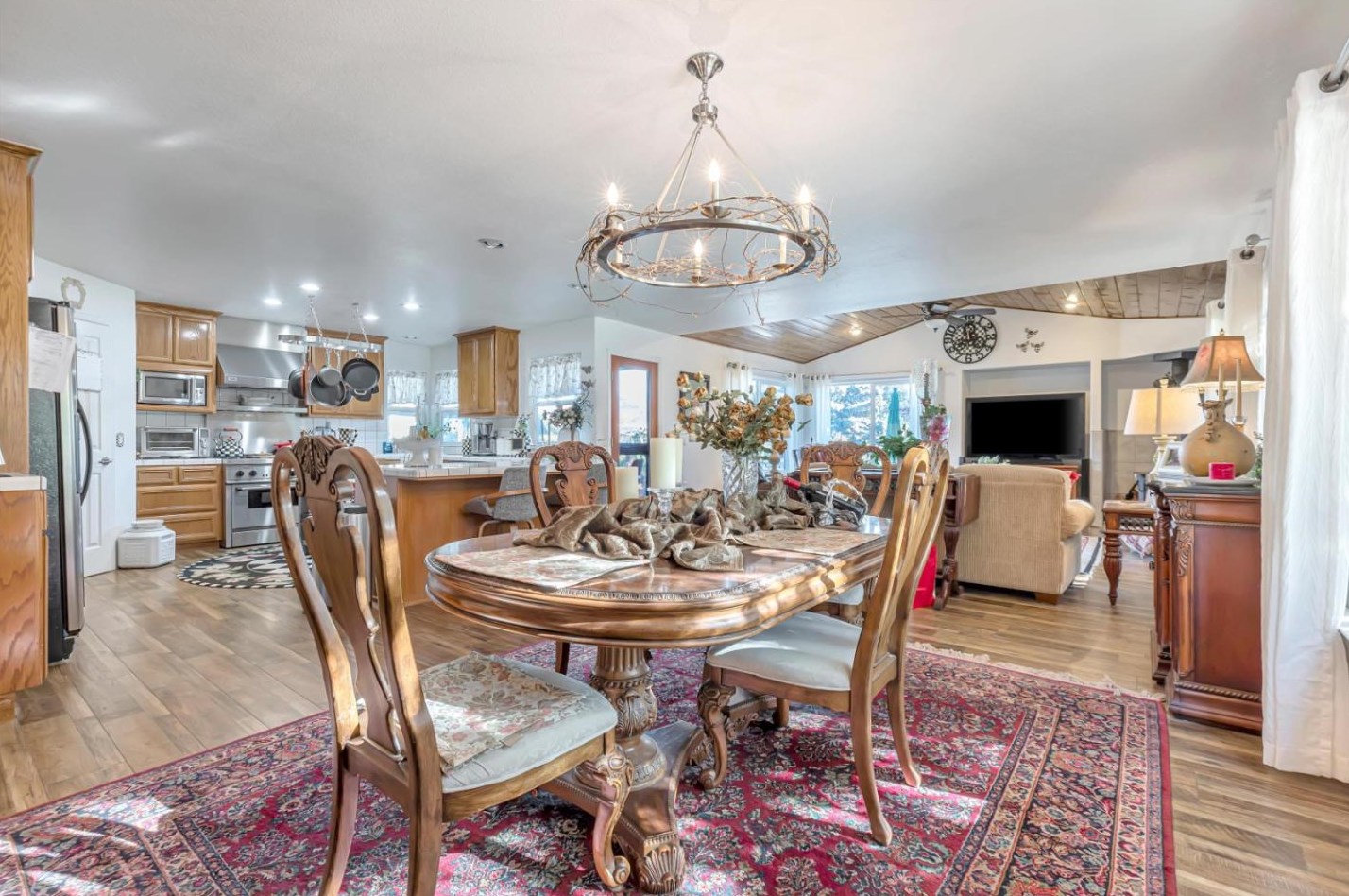 233 Menzel Rd, Hollister CA  95023-9745 exterior