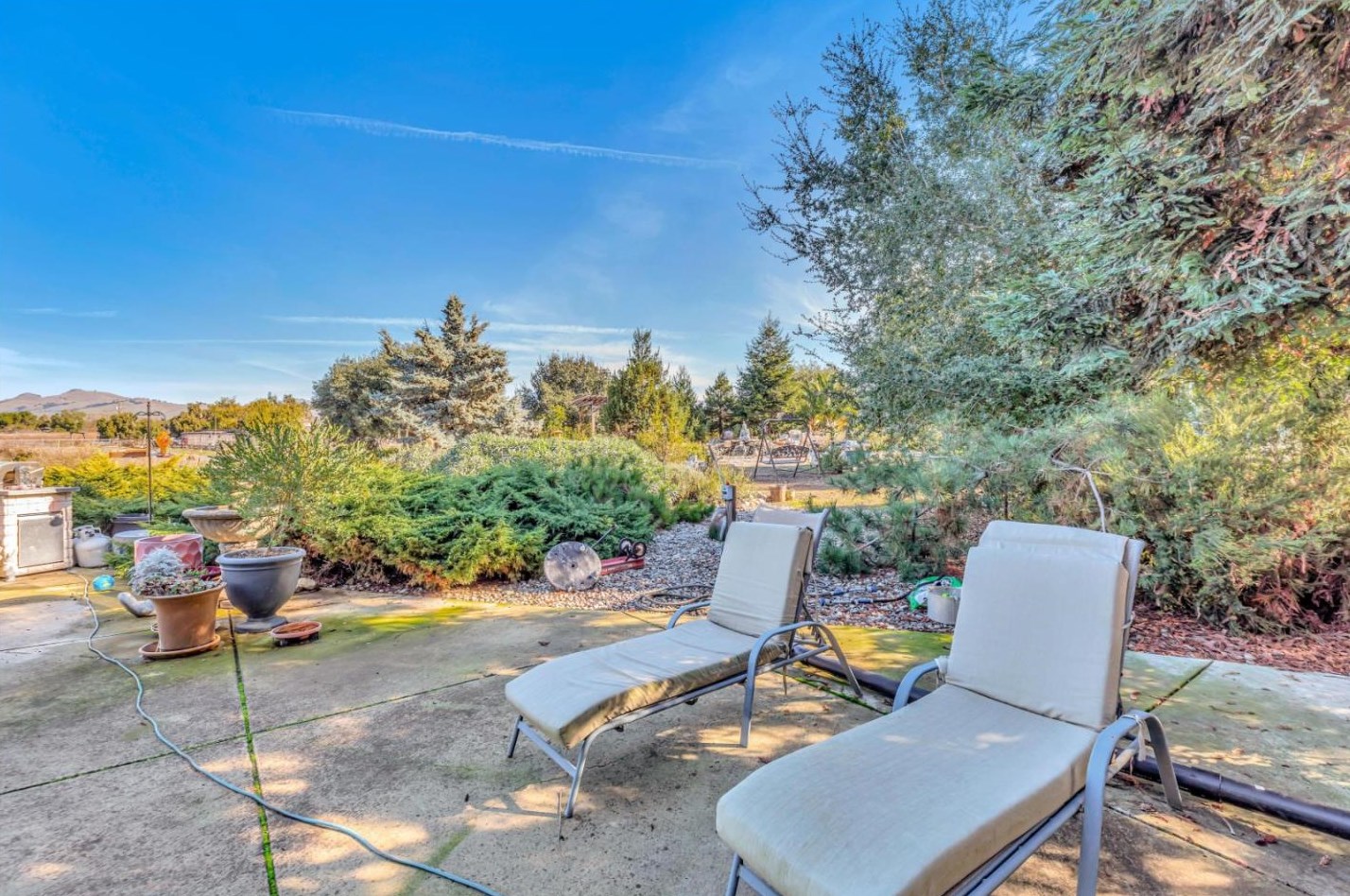 233 Menzel Rd, Hollister CA  95023-9745 exterior