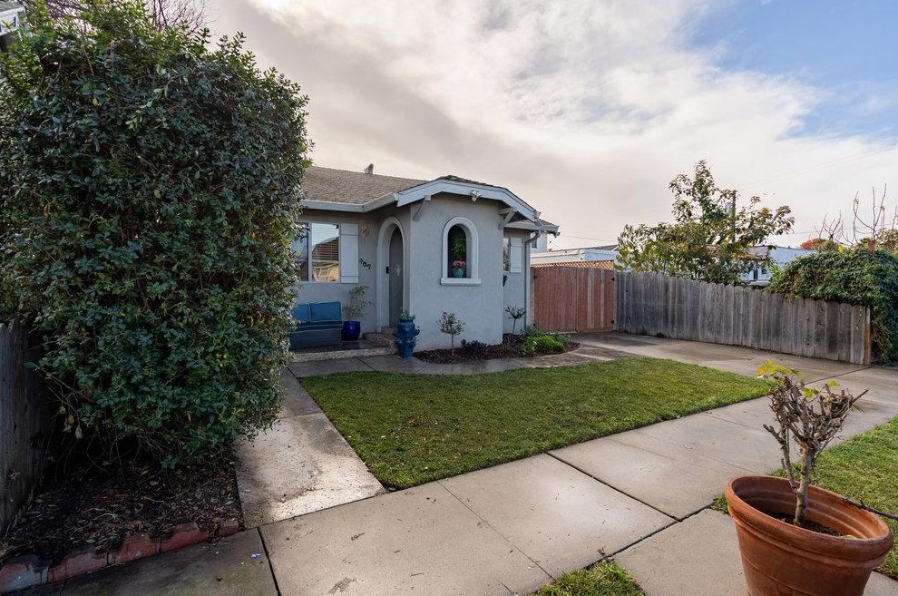 407 Wilson St, Salinas, CA 93901