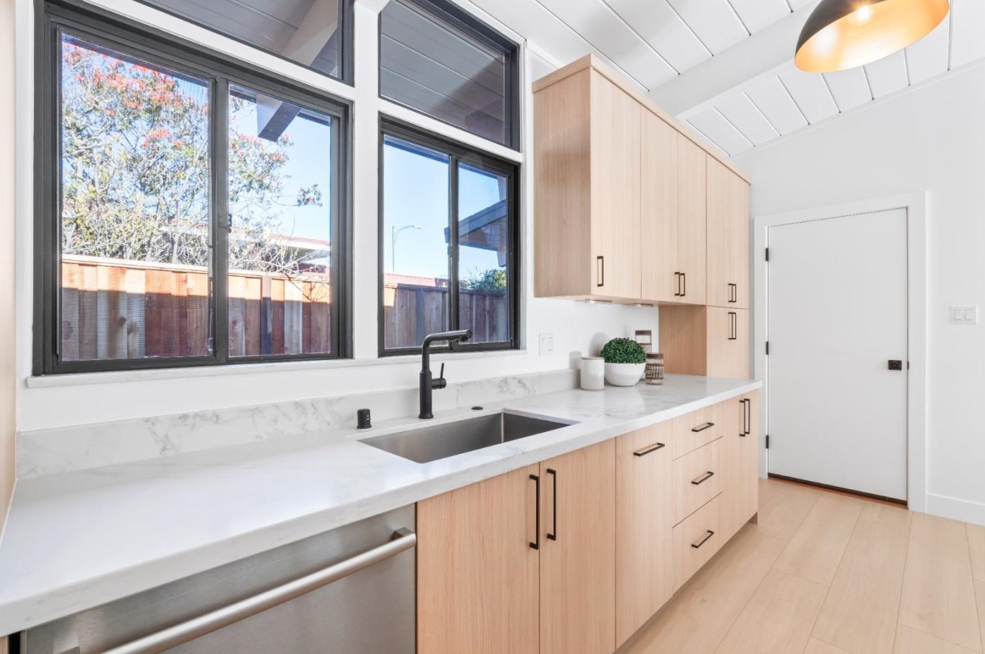1714 Celeste Dr, San Mateo CA  94402-2604 exterior