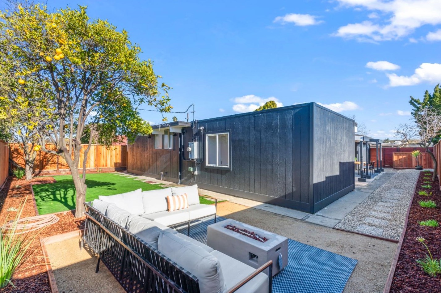 1714 Celeste Dr, San Mateo CA  94402-2604 exterior