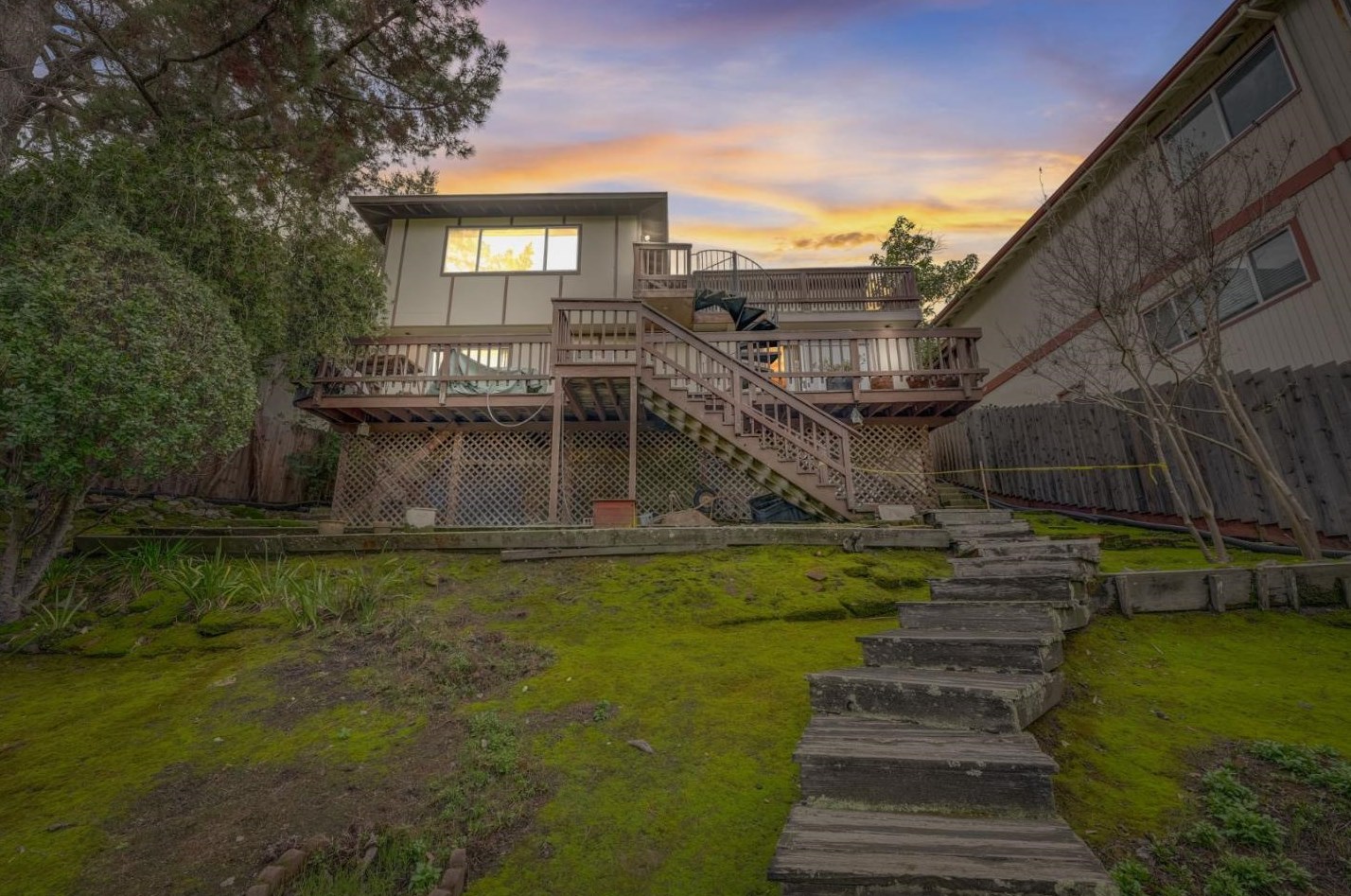 1081 Sunset Dr, San Carlos, CA 94070