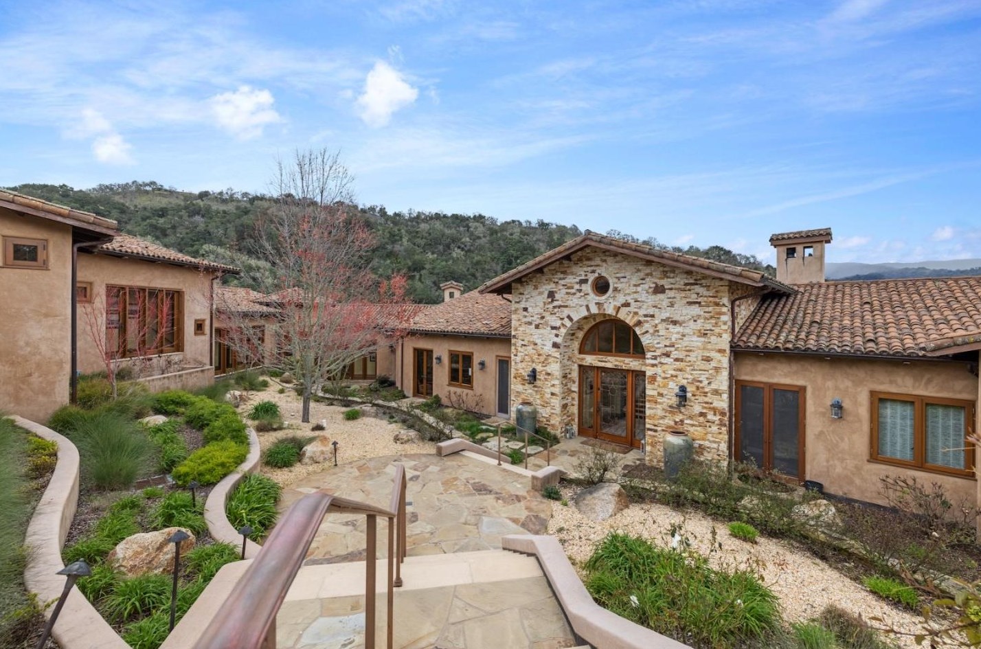 16 Vasquez Trl, Carmel, CA 93923-7731