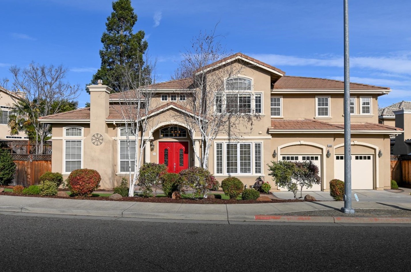 15690 Via Castana, Morgan Hill, CA 95037