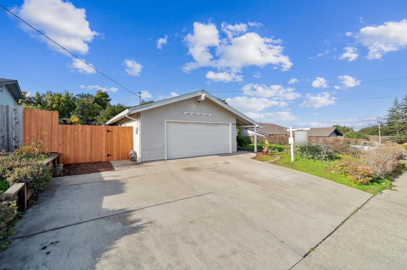 1266 Mcdonald Dr, Pinole, CA 94564