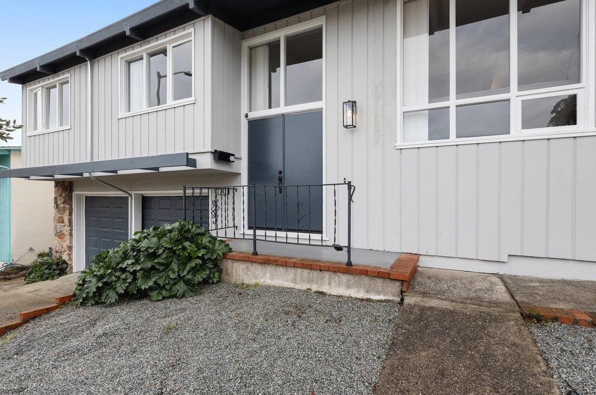 2741 Ridgeway Ave, San Bruno, CA 94066