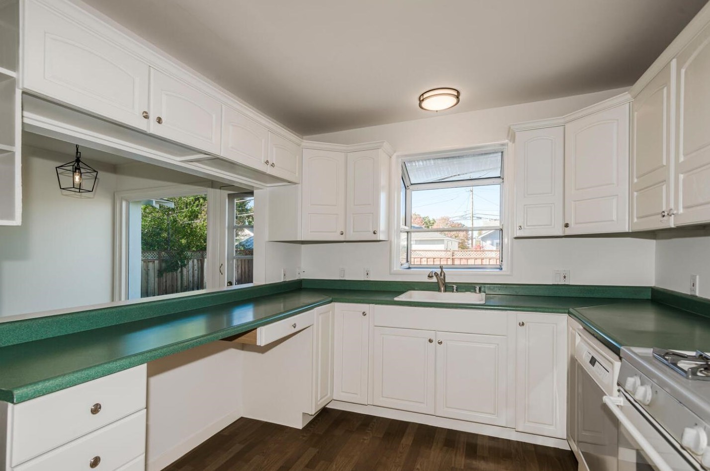 125 Otay Ave, San Mateo CA  94403-2839 exterior