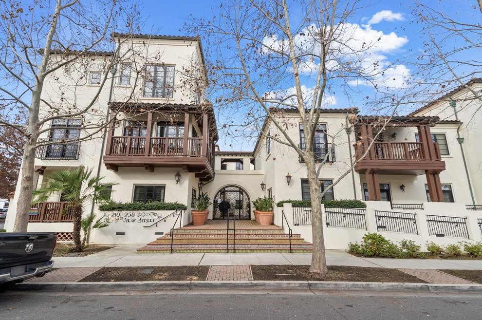220 View St 220, Mountain View, CA 94041