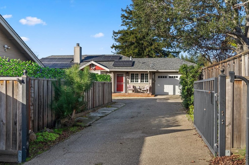 3244 Churnside Ln, Santa Cruz, CA 95062