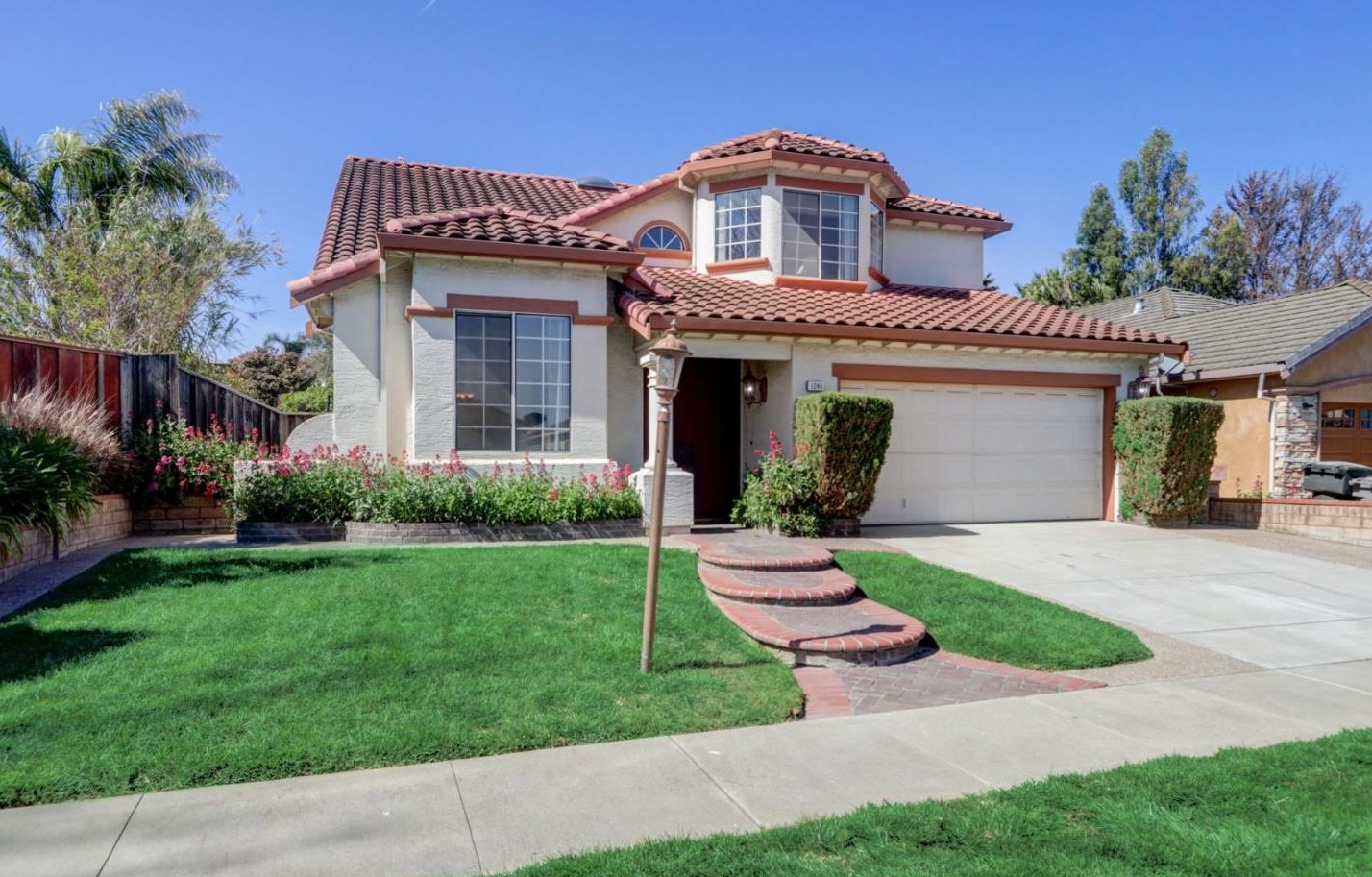 1246 De Cunha Ct, Salinas, CA 93906-5036