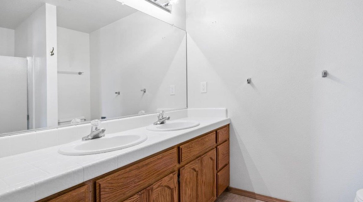 1370 El Cerro Dr, Hollister CA  95023-6733 exterior