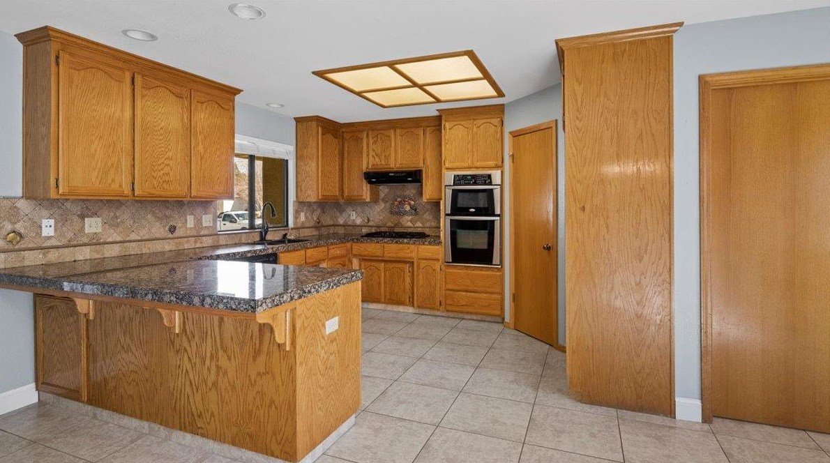 1370 El Cerro Dr, Hollister CA  95023-6733 exterior