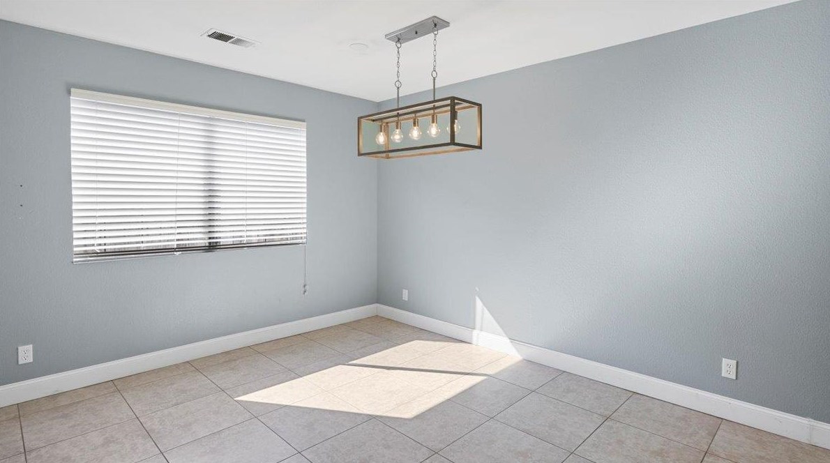 1370 El Cerro Dr, Hollister CA  95023-6733 exterior