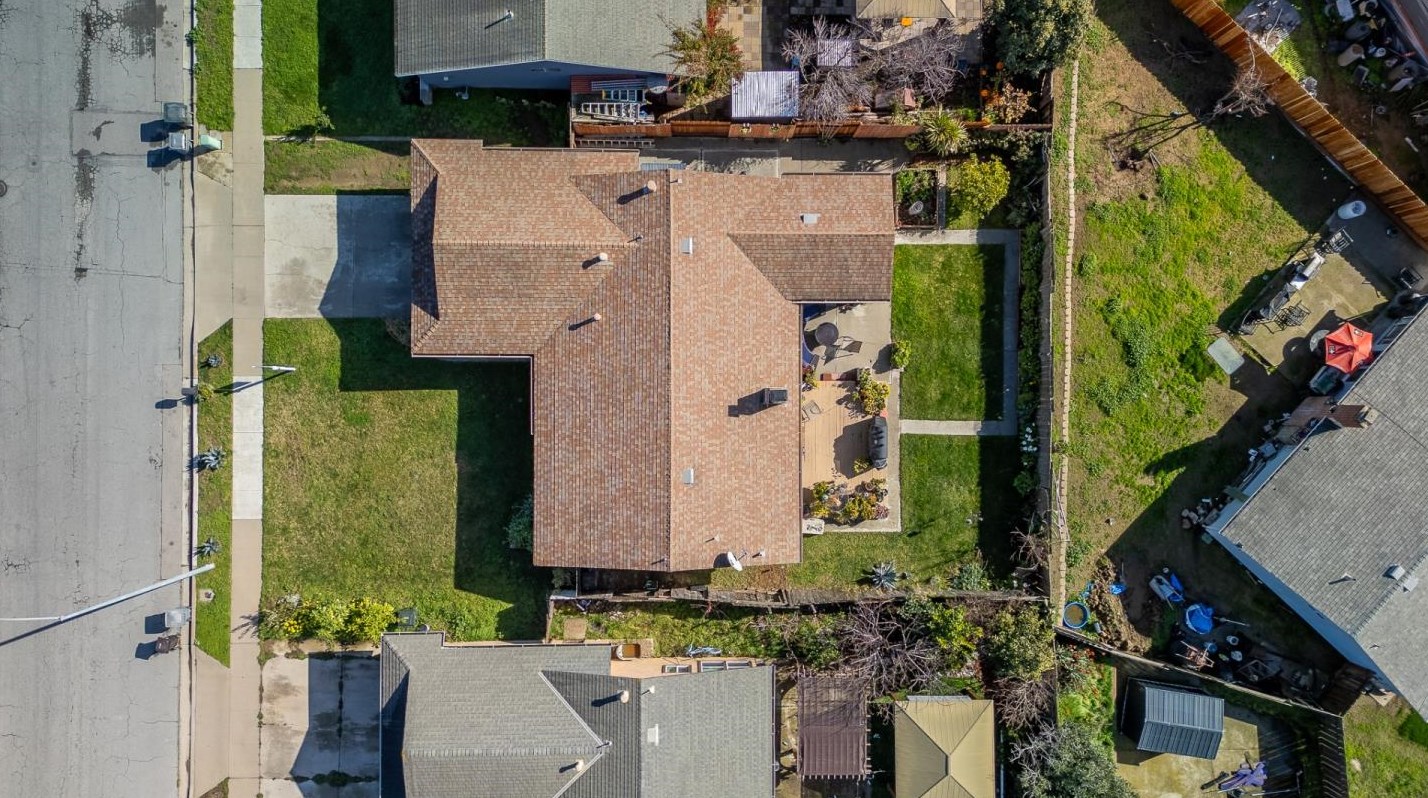 18704 Cleveland Ave, Salinas CA  93906-1833 exterior