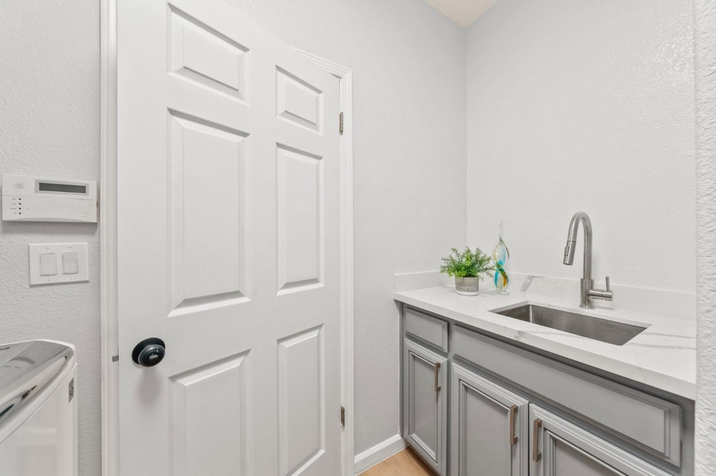 4033 Emerald Isle Ln, San Jose CA  95135-1167 exterior