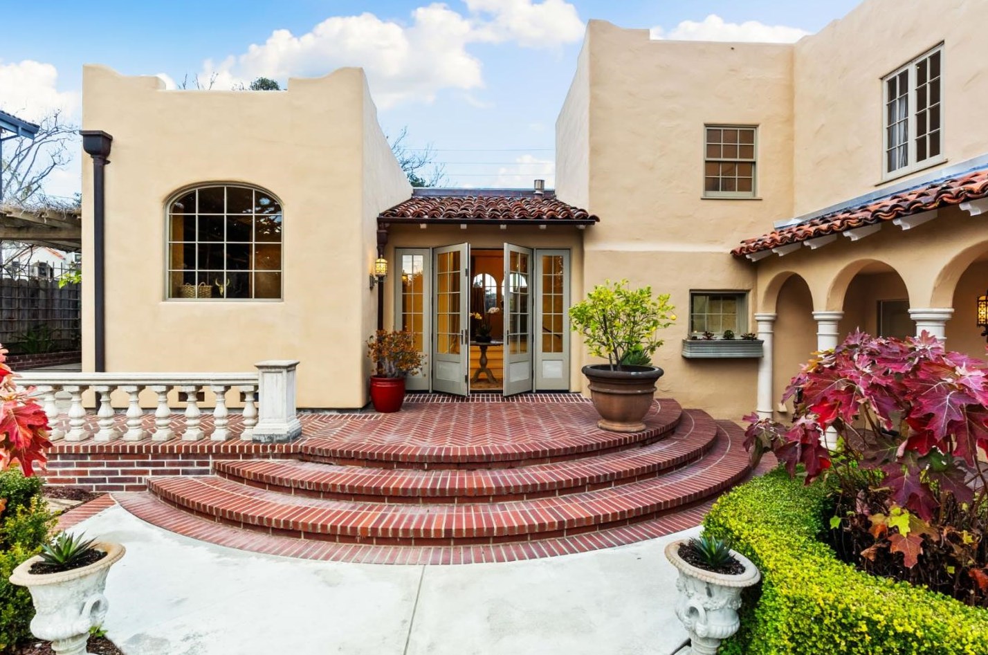 903 Jefferson St, Monterey CA  93940-2134 exterior