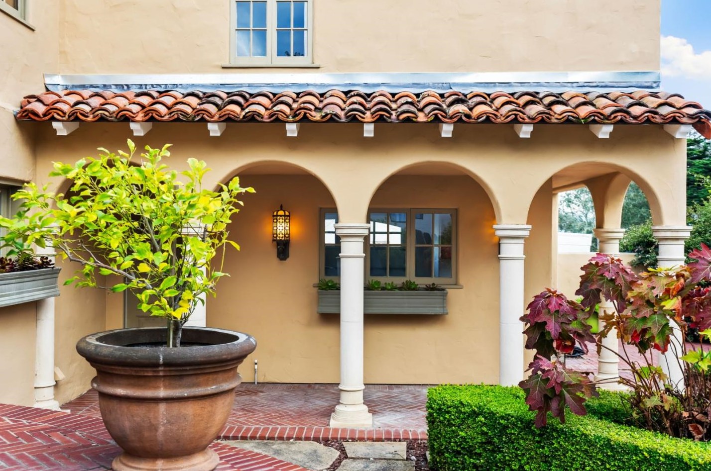 903 Jefferson St, Monterey CA  93940-2134 exterior