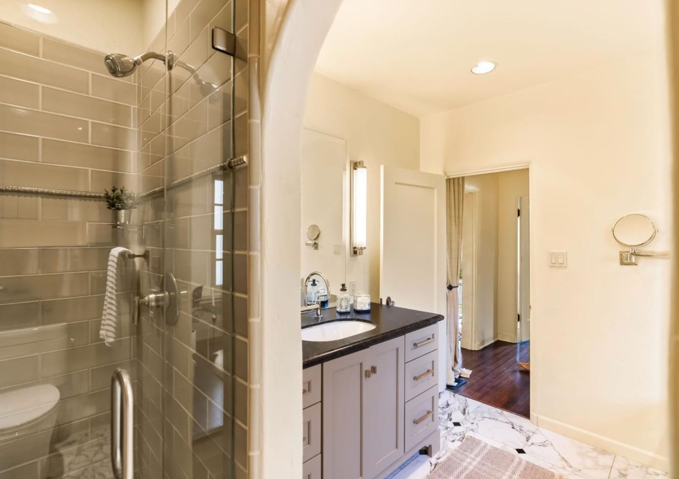 903 Jefferson St, Monterey CA  93940-2134 exterior