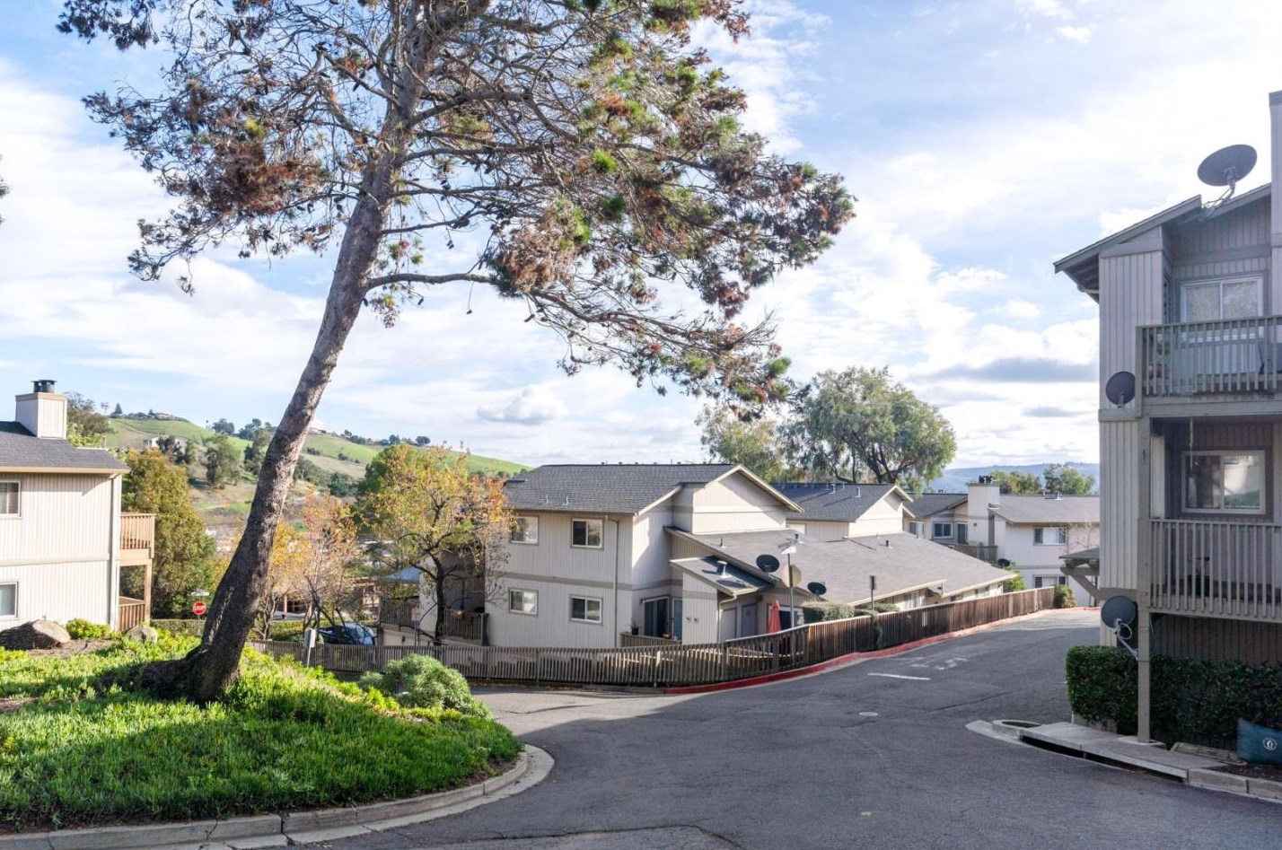 229 Nautical Ct, Vallejo CA  94591-7543 exterior