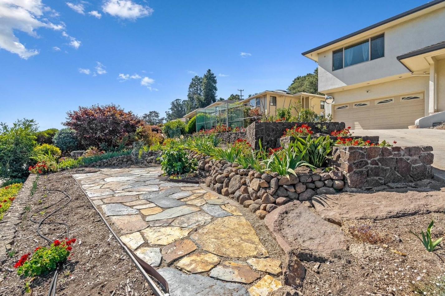 1310 Escalona Dr, Santa Cruz, CA 95060