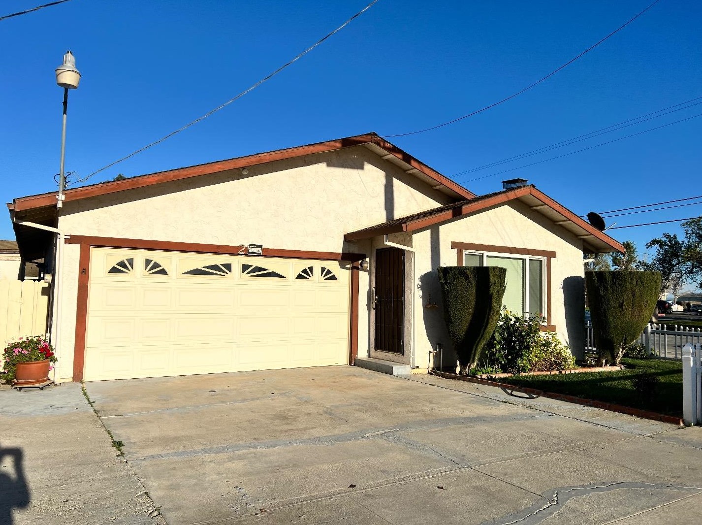 2 11th St 8, Greenfield, CA 93927