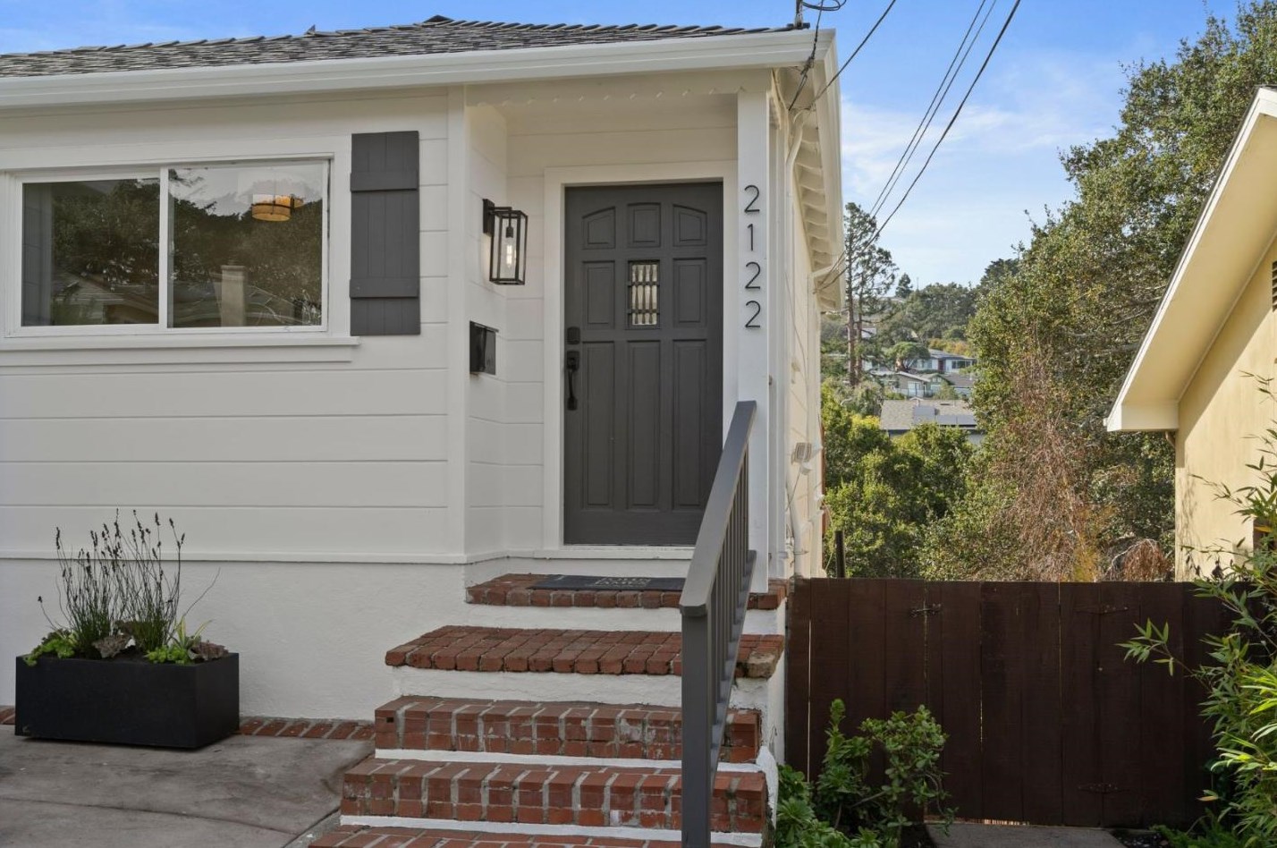 2122 Forest Ave, Belmont, CA 94002-1504