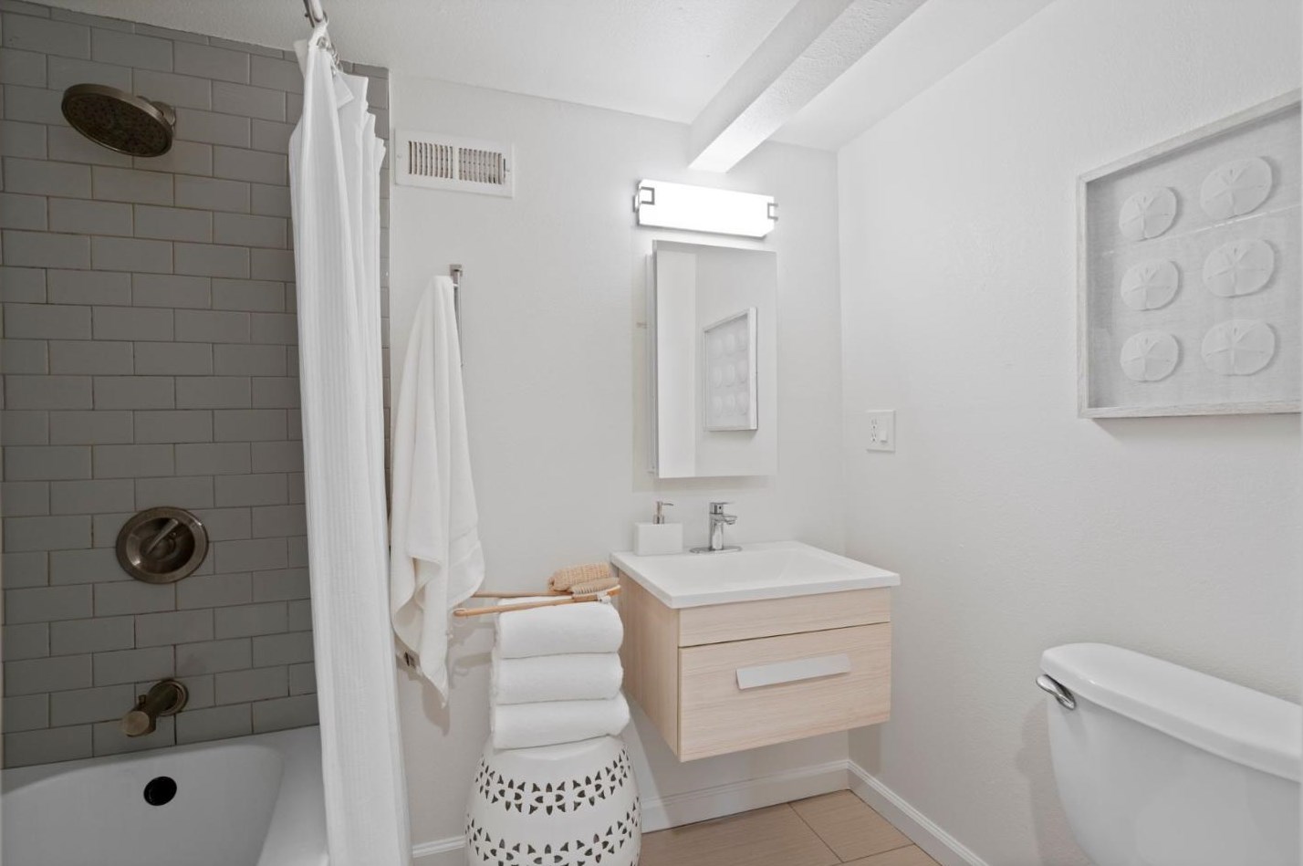 2122 Frst Ave, Belmont CA 94002-1504 exterior