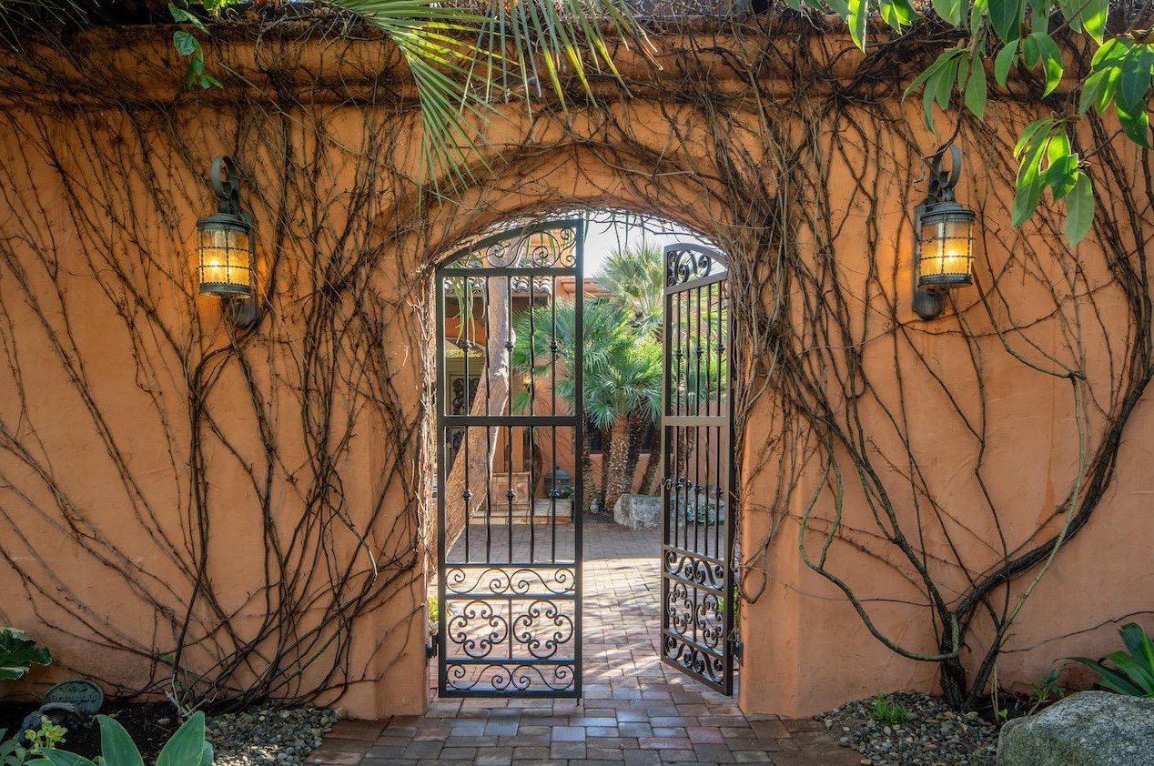 26165 Rinconada Dr, Tassajara Hot Springs, CA 93924