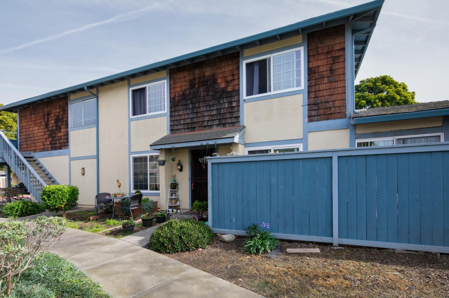1871 Cherokee Dr, Salinas, CA 93906-2386