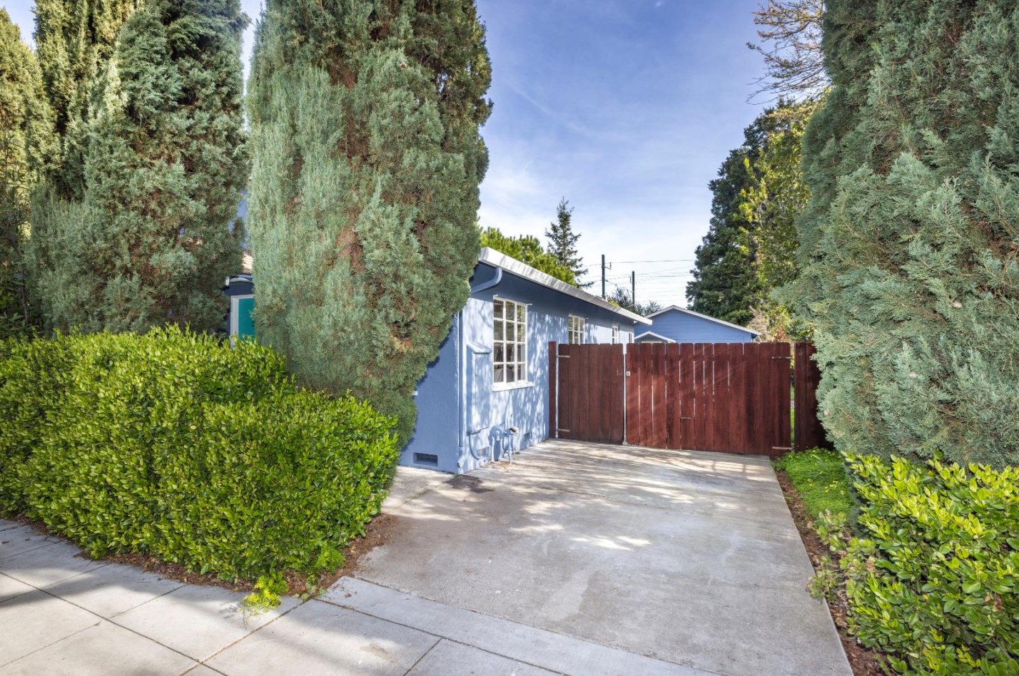 3915 Park Blvd, Palo Alto, CA 94306