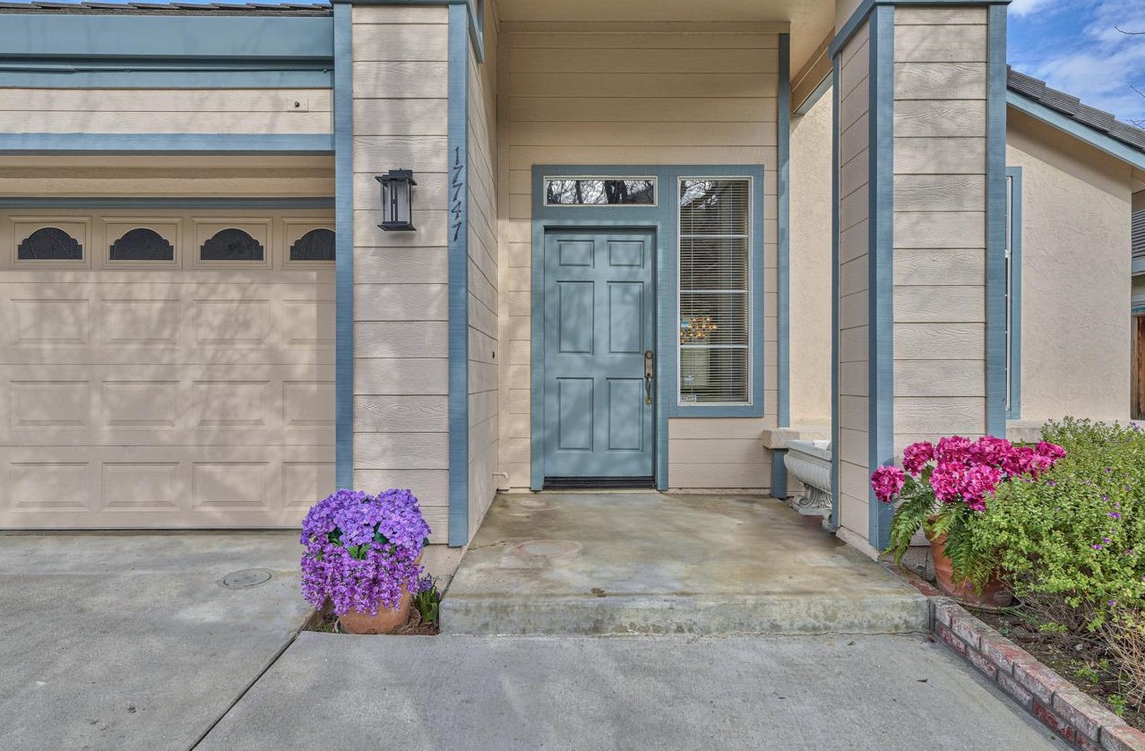 17747 Riverbend Rd, Salinas, CA 93908-1423