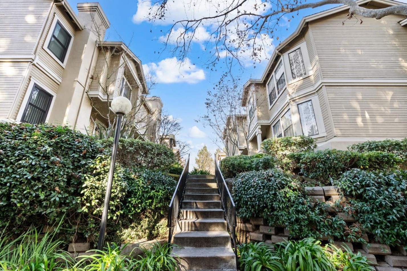 995 La Mesa Ter C, Sunnyvale, CA 94086