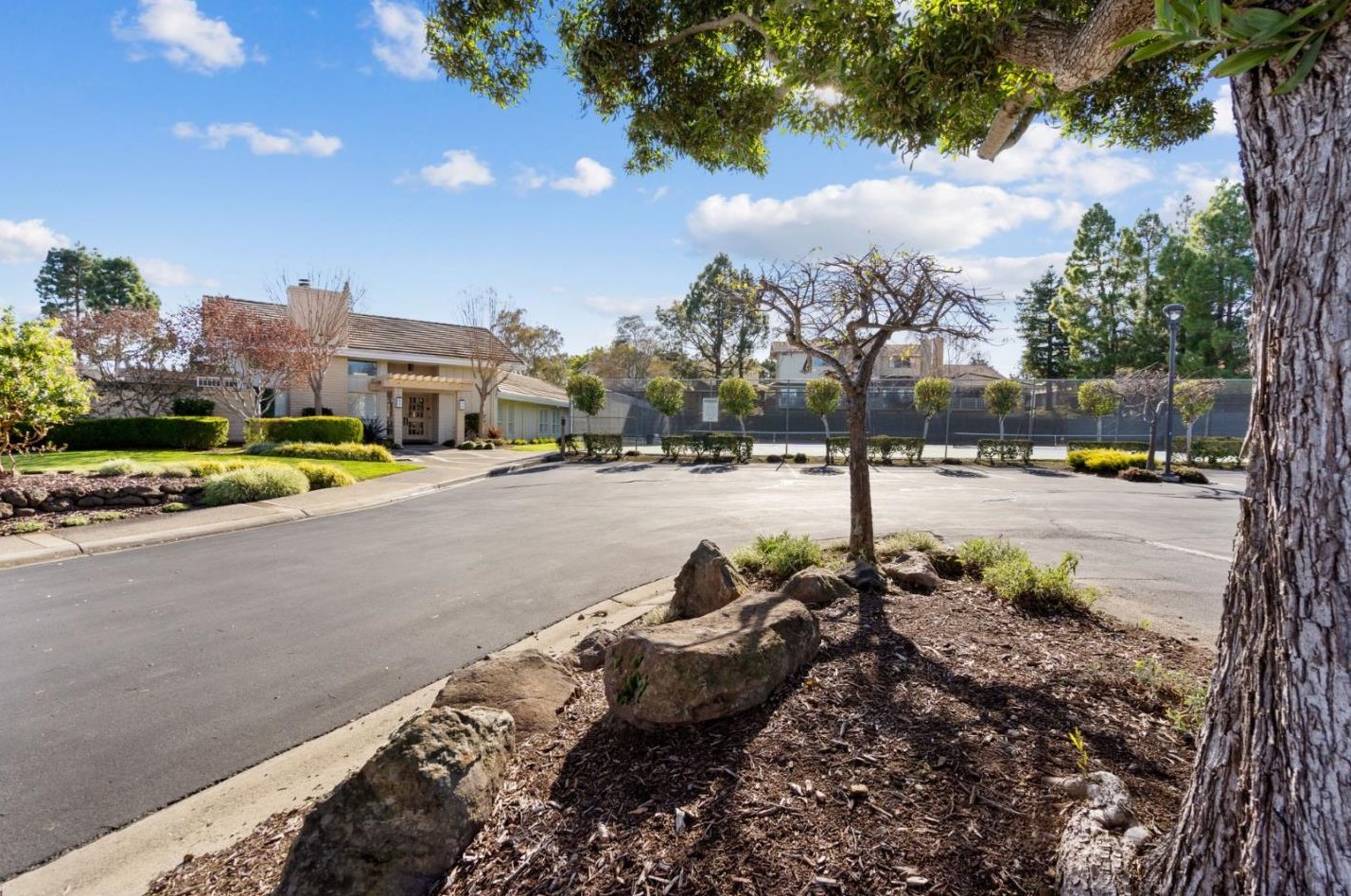 4 Bluebell Ln, San Carlos, CA 94070-1526