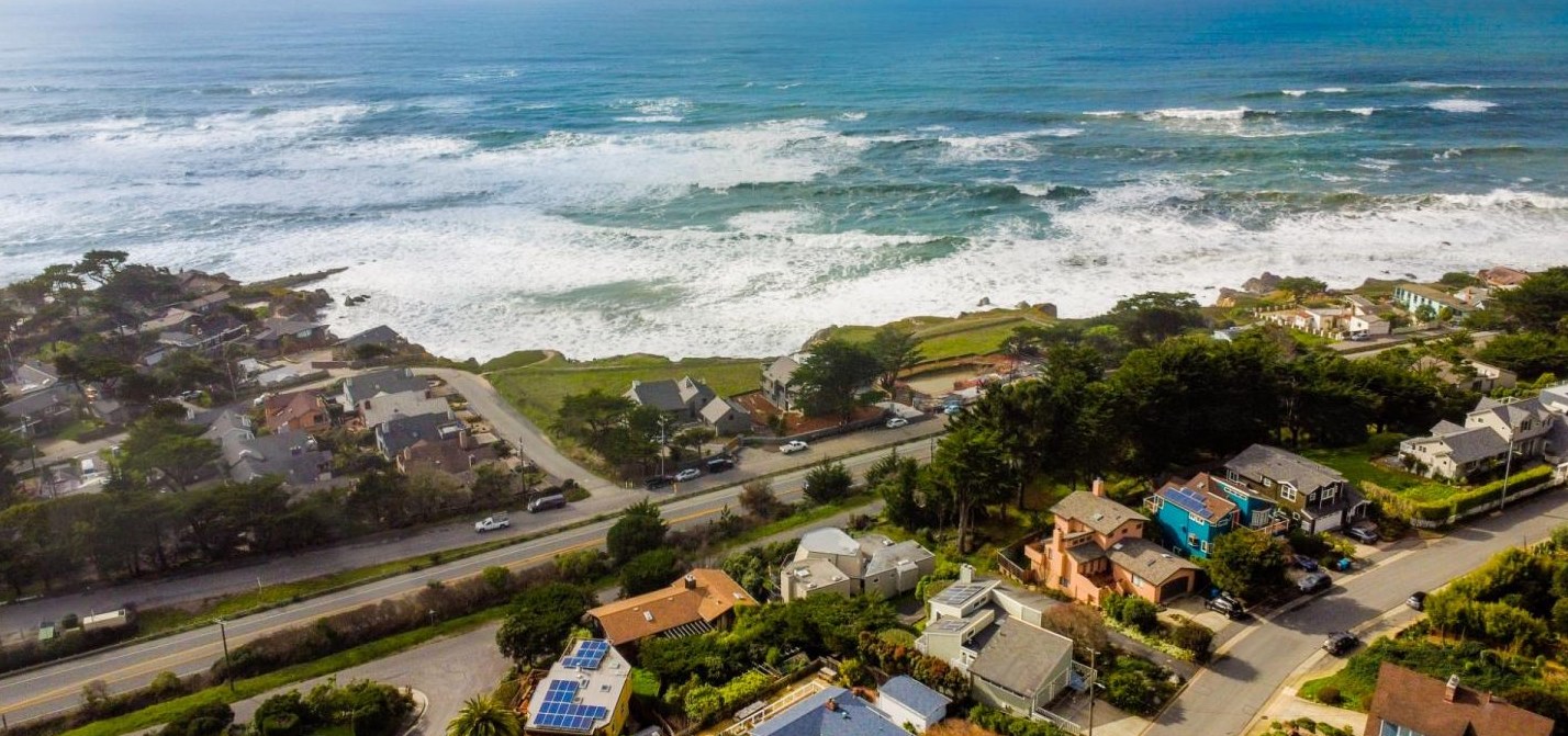 590 Stetson St, Moss Beach, CA 94038