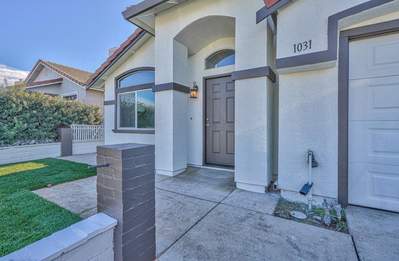 1031 Eagle Dr, Salinas, CA 93905