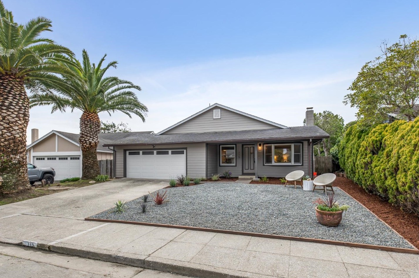 115 Harbour Dr, Princeton by the Sea, CA 94019