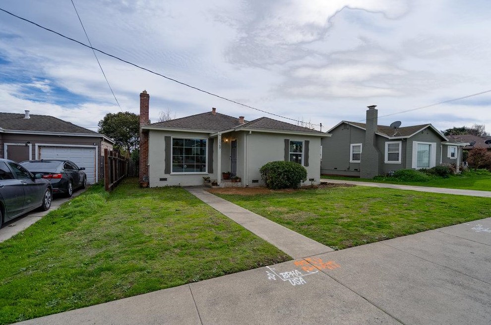 129 Clifford Ave, Watsonville, CA 95076