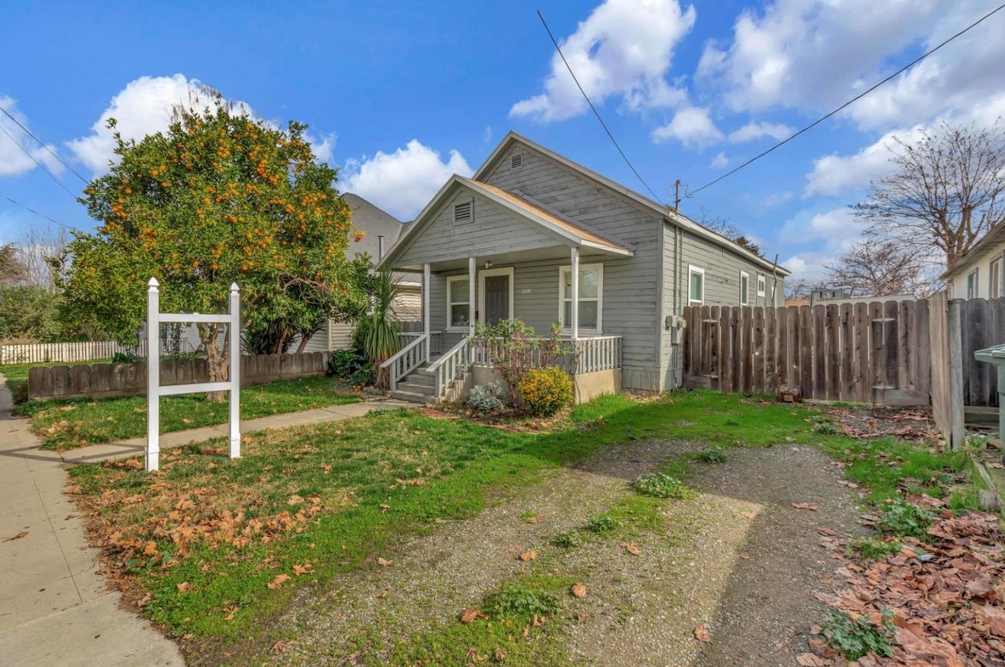 1139 Monterey St, Hollister, CA 95023
