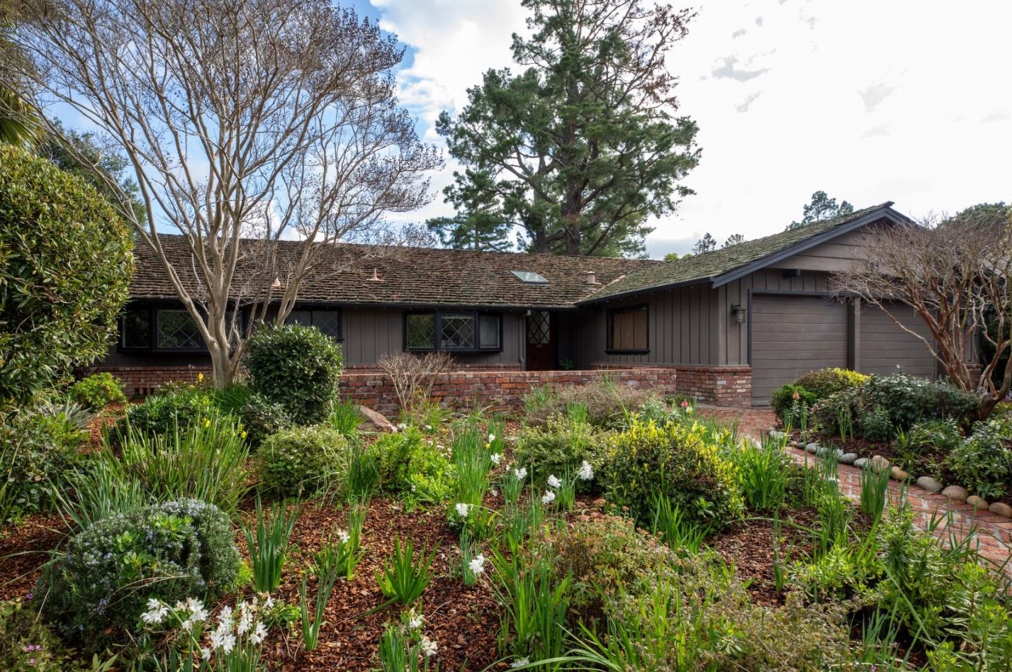 161 Hamilton Ct, Los Altos, CA 94022