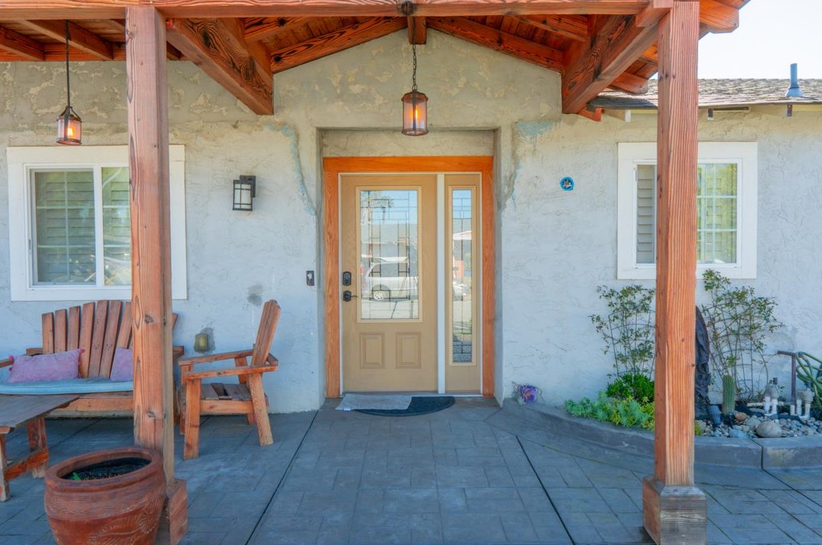 520 Taft Ct, Gilroy CA  95020-4607 exterior