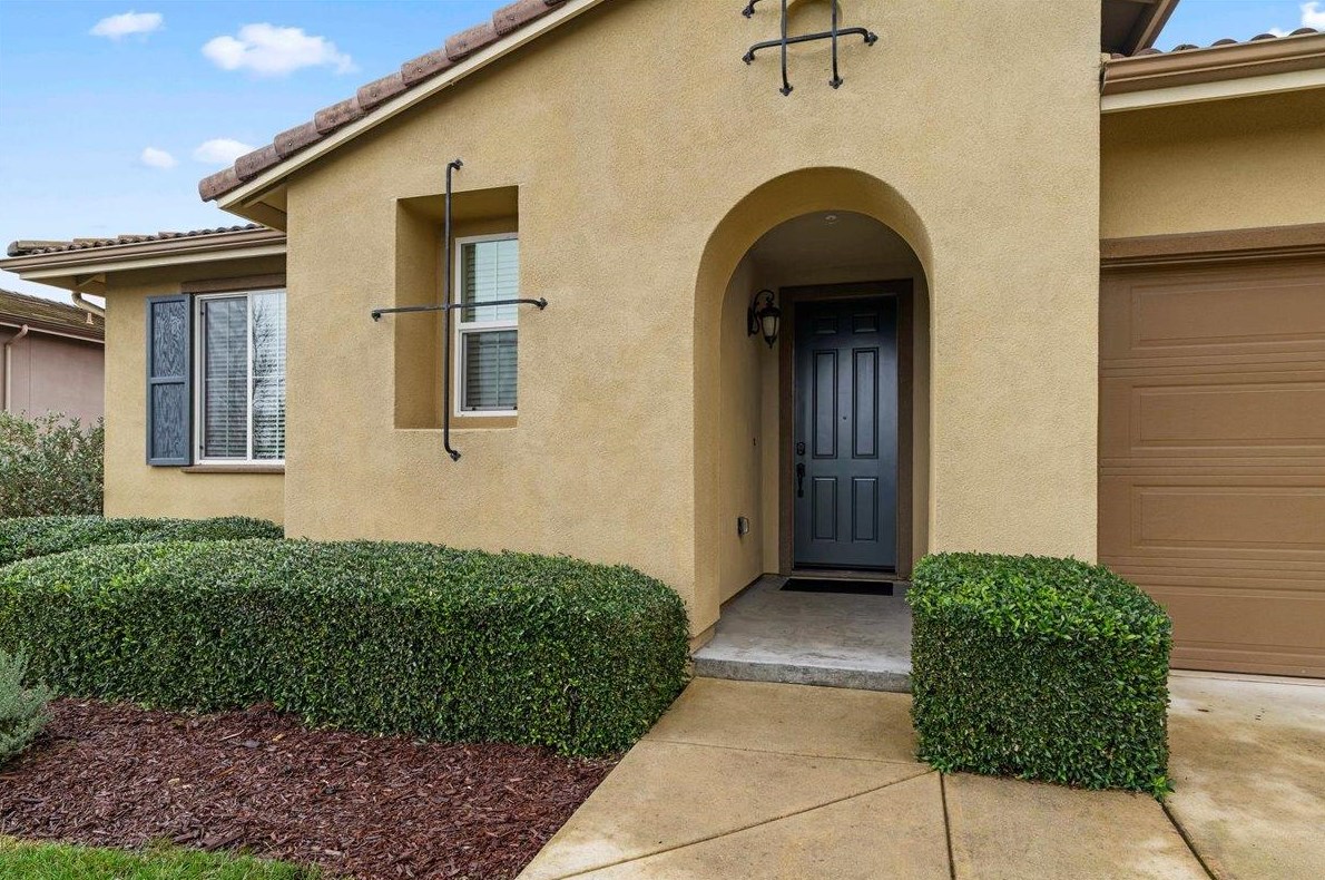1530 Arrowhead Ct, Gilroy, CA 95020