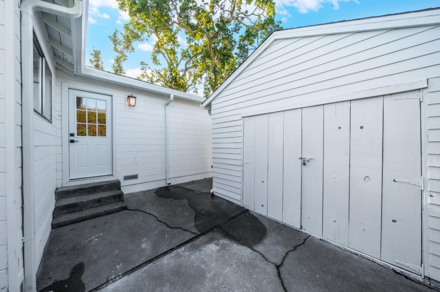 23 Prague St, San Mateo CA  94401-1310 exterior