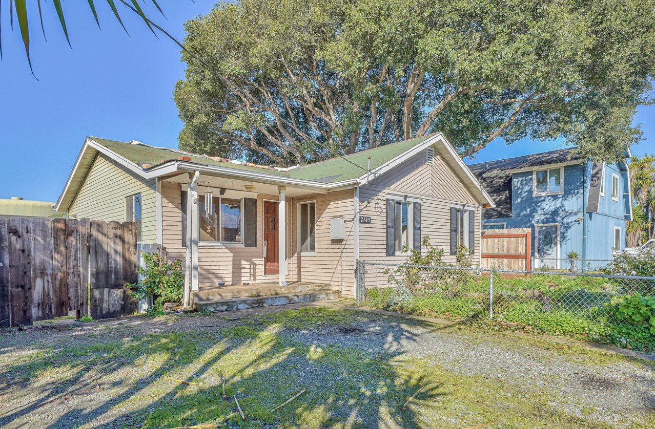 2109 Brutus St, Salinas, CA 93906-1705