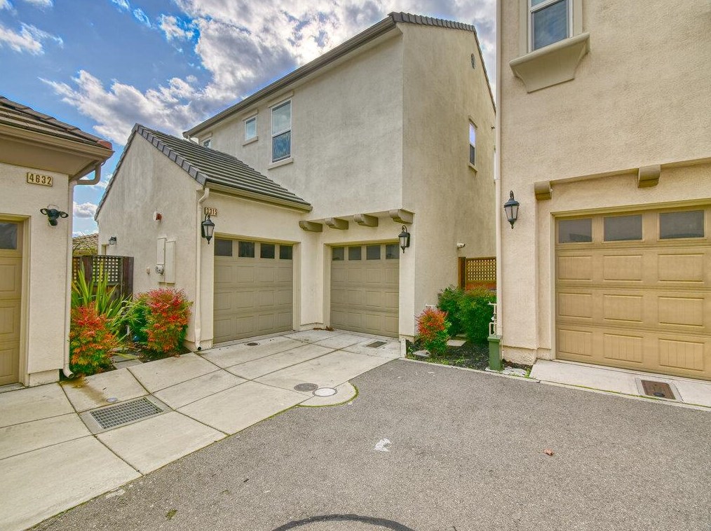 3315 Bramante Ln, Pleasanton, CA 94568-2571