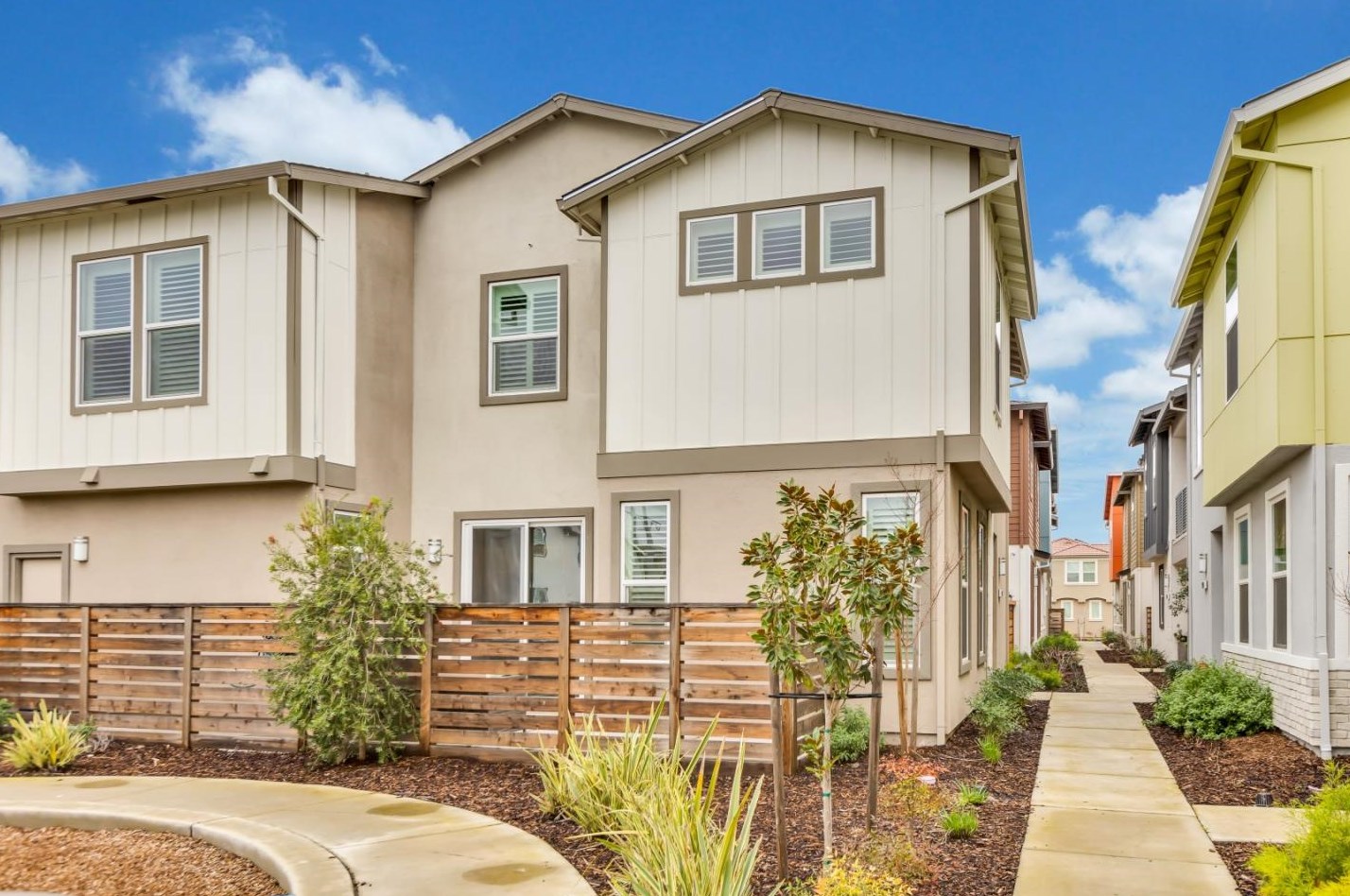 9962 Del Surf Ln, Elk Grove, CA 95757