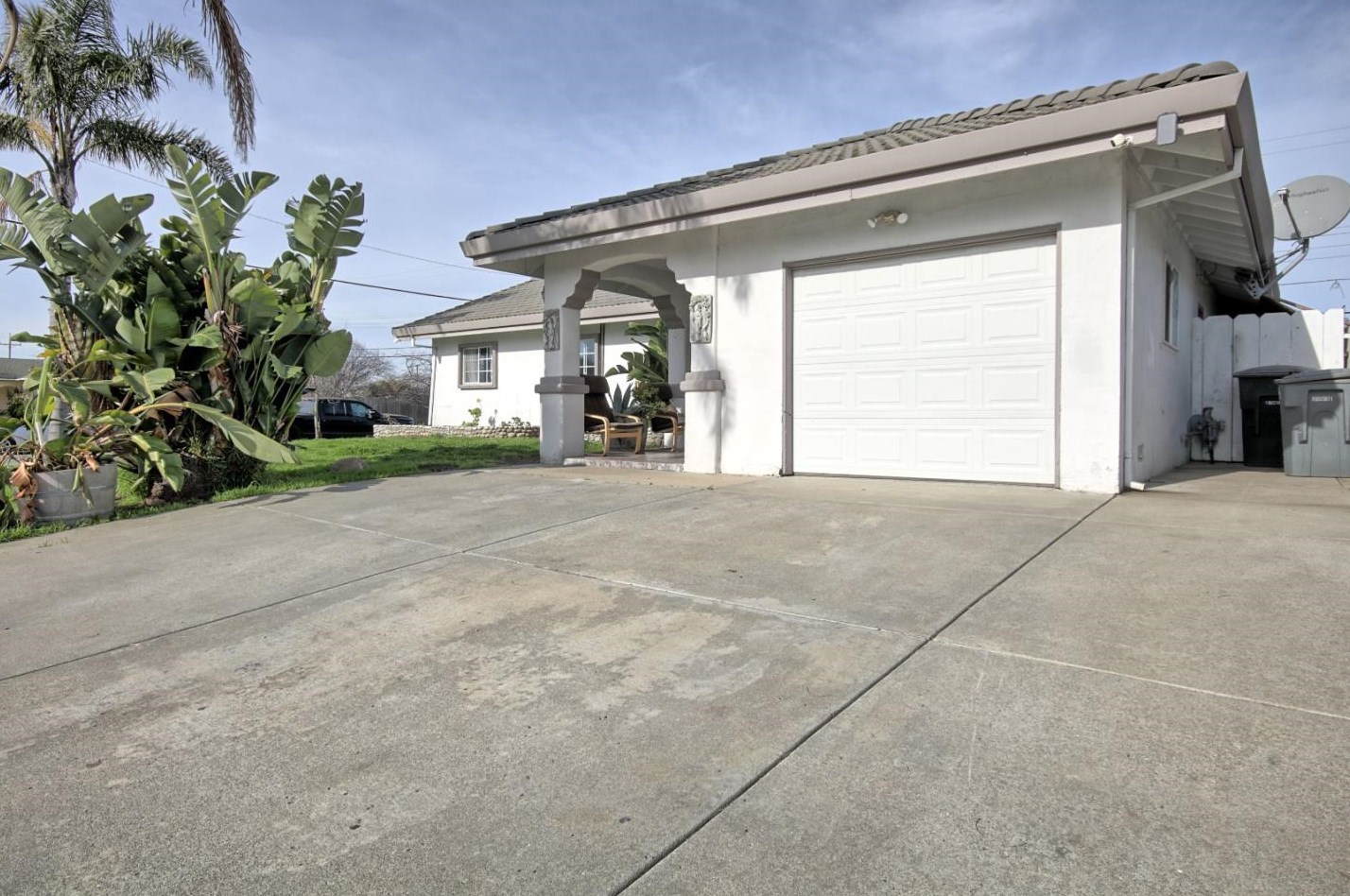 1305 Trazado Ave, Salinas, CA 93906-3033