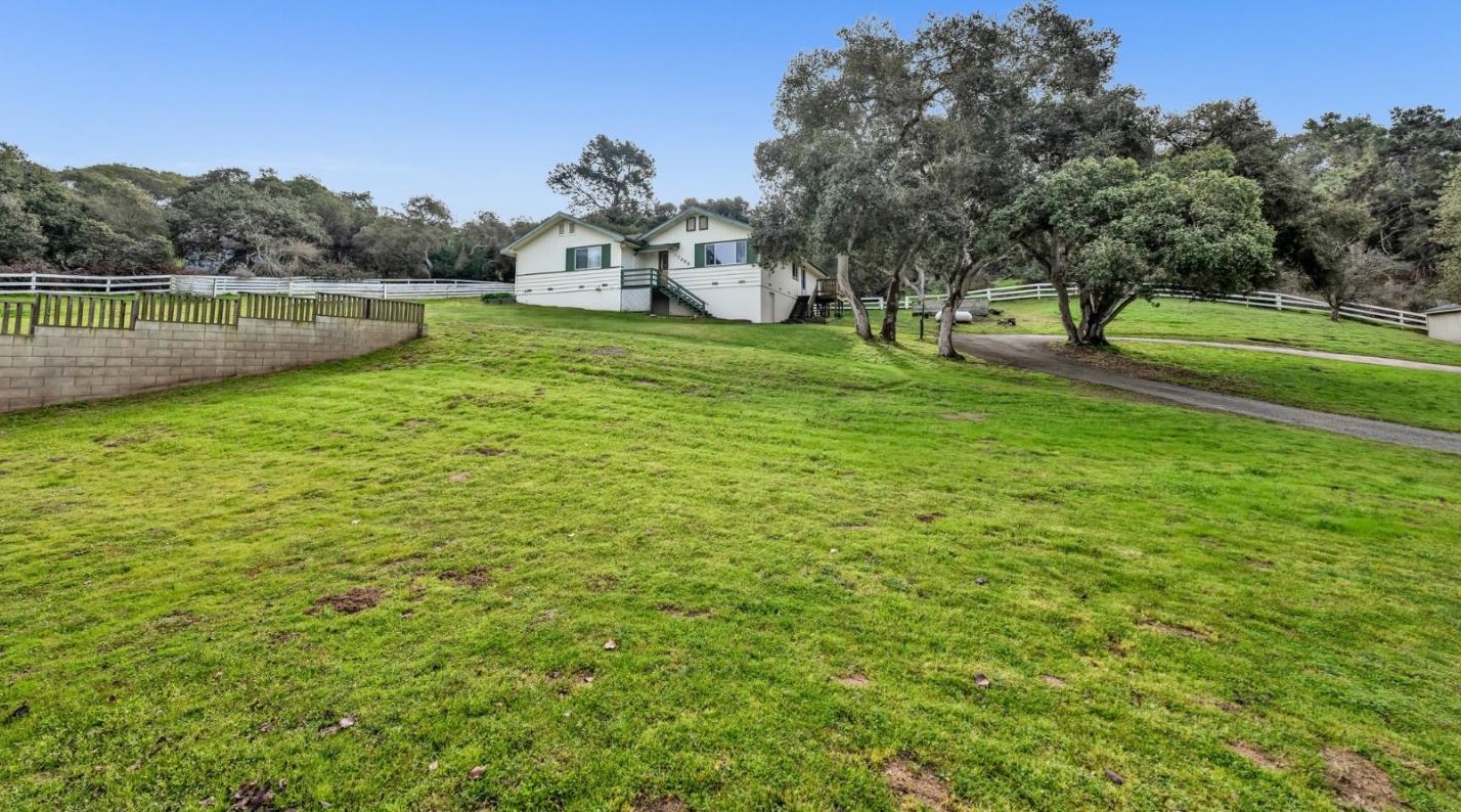 17998 Vierra Canyon Rd, Salinas, CA 93907-1330